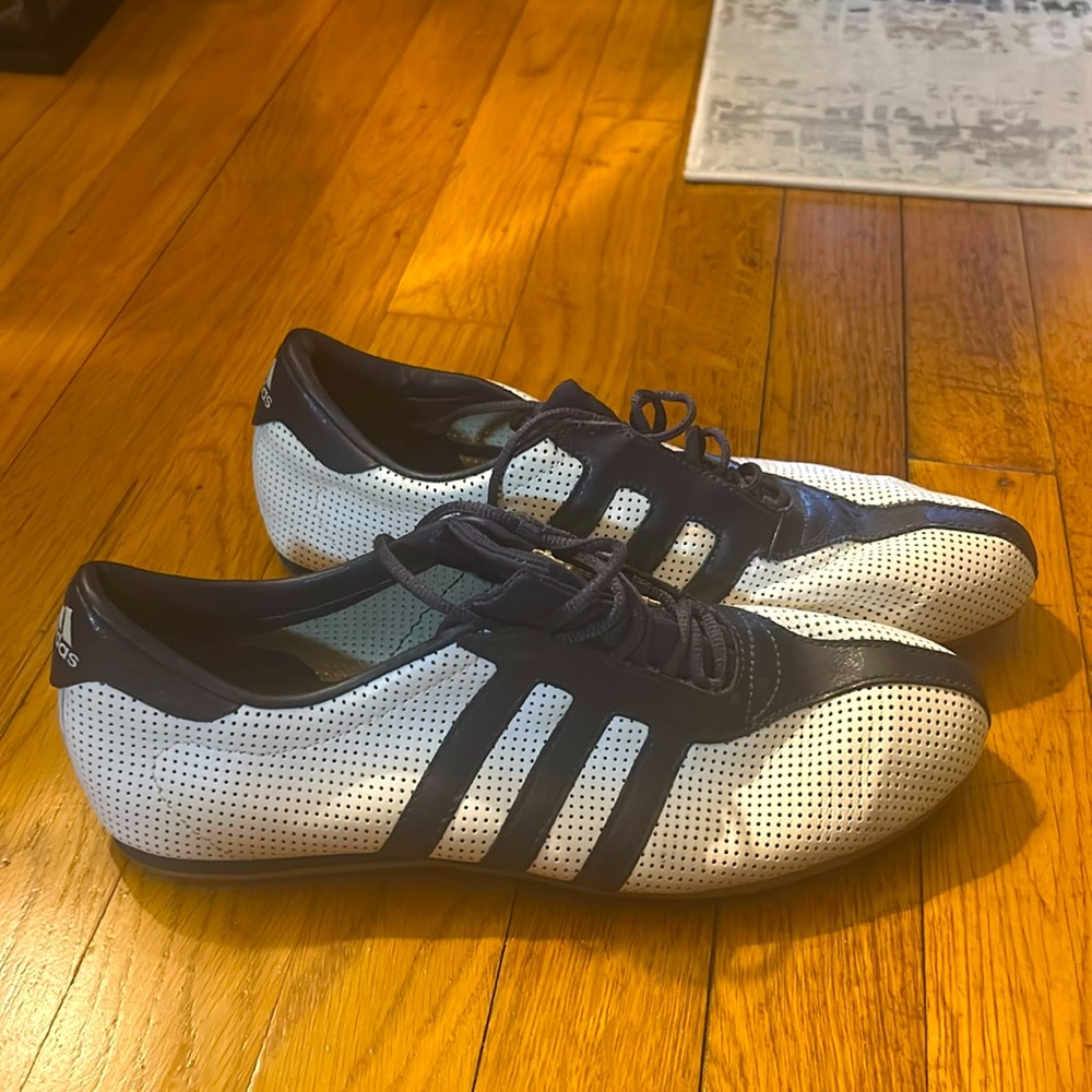 Adidas Vintage Sneakers